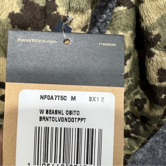 The North Face Women’s Seasonal Osito Jacket Full Zip Olive Camo Print Sz M - Picture 2 of 8